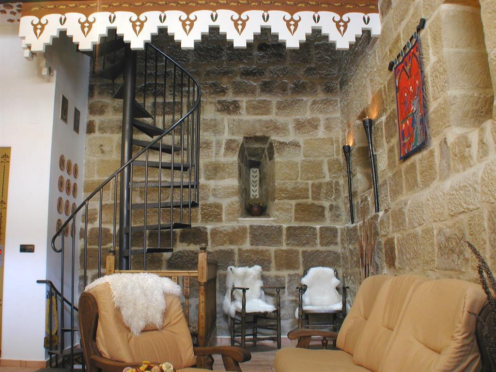 Torre Fuerte Siglo XIII Banos de Rioja Interior foto